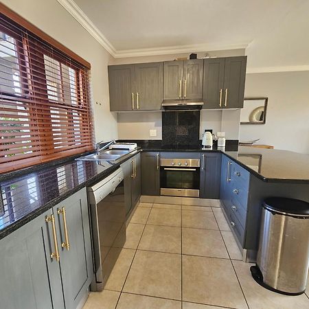Apartamento Six Whale Rock Gardens With Back Up Power For Load Shedding Plettenberg Bay Exterior foto
