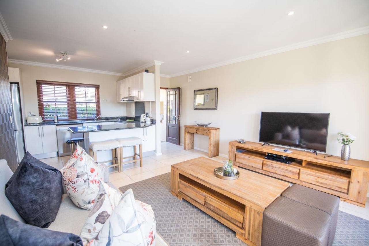 Apartamento Six Whale Rock Gardens With Back Up Power For Load Shedding Plettenberg Bay Exterior foto